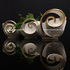 Keramikinė salotinė-saldaininė, dekoruota paauksuota spirale